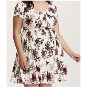 TORRID Floral Print Challis Pintuck Dress Size 1X